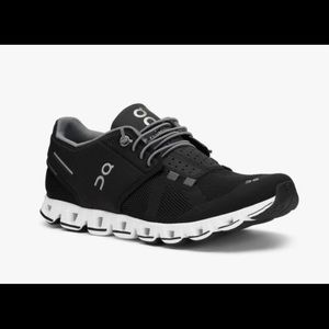 Womens size 7 1/2 On Cloud shoes